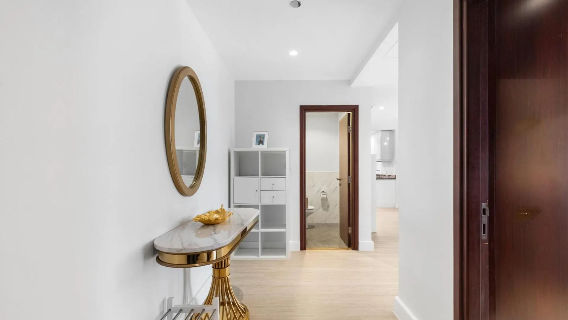 Apartment Modern Design 1 Bedroom Apartment, Pool Access Dubai