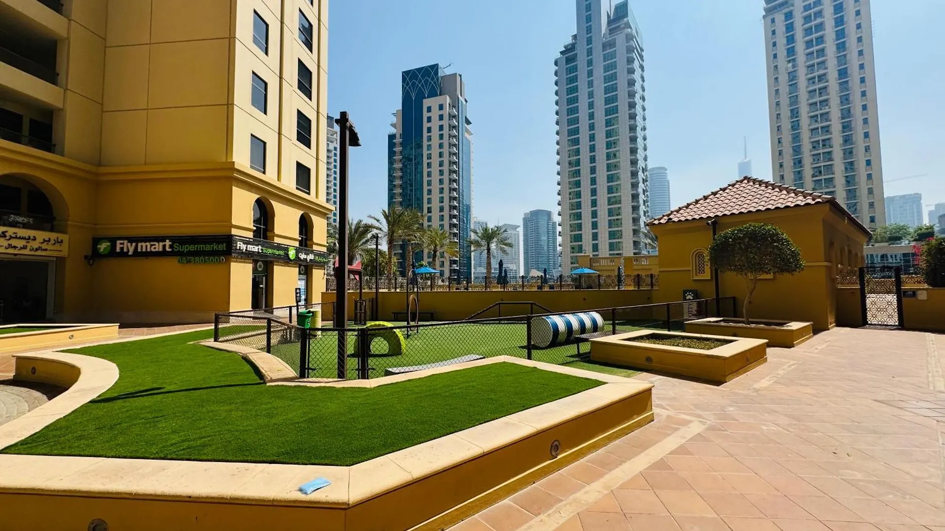 Apartment Modern Design 1 Bedroom Apartment, Pool Access Dubai