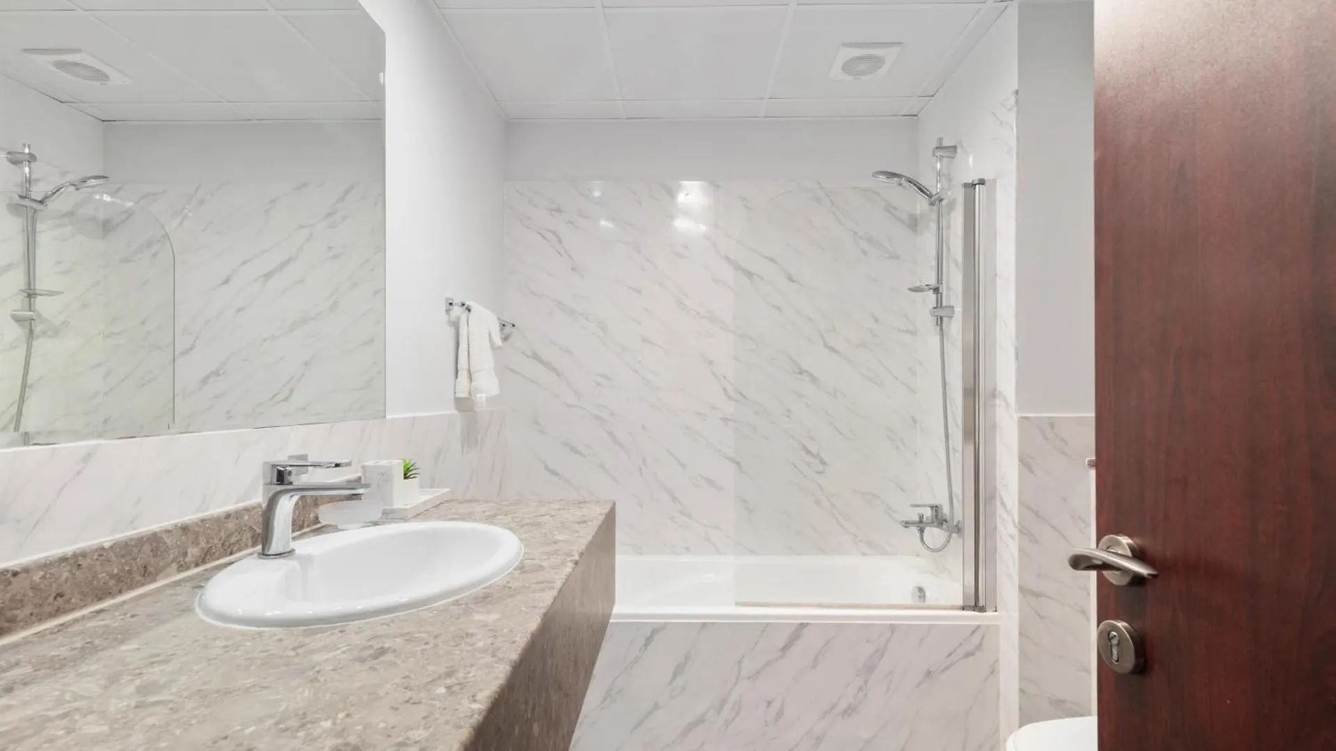 Modern Design 1 Bedroom Apartment, Pool Access Dubai United Arab Emirates