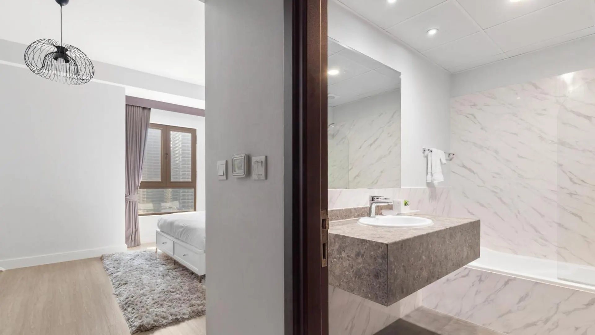 Apartment Modern Design 1 Bedroom Apartment, Pool Access Dubai