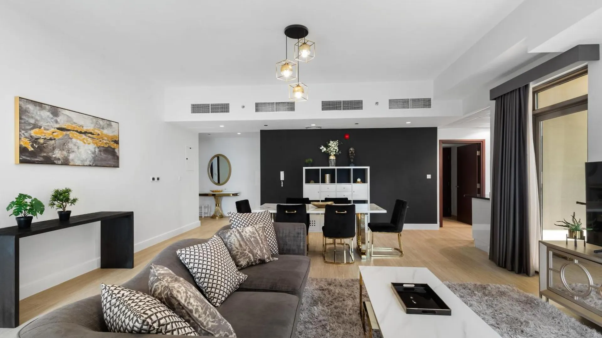 Apartment Modern Design 1 Bedroom Apartment, Pool Access Dubai