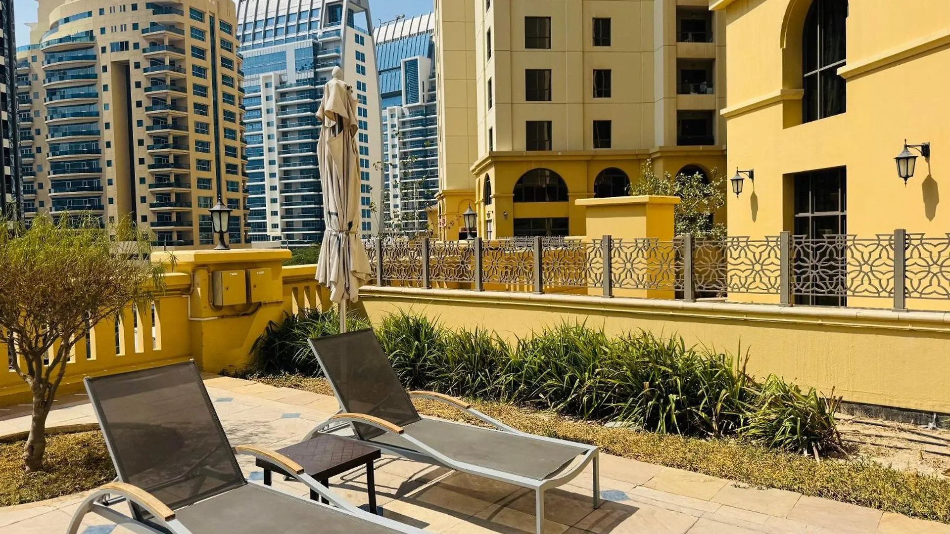 Modern Design 1 Bedroom Apartment, Pool Access Dubai Apartment