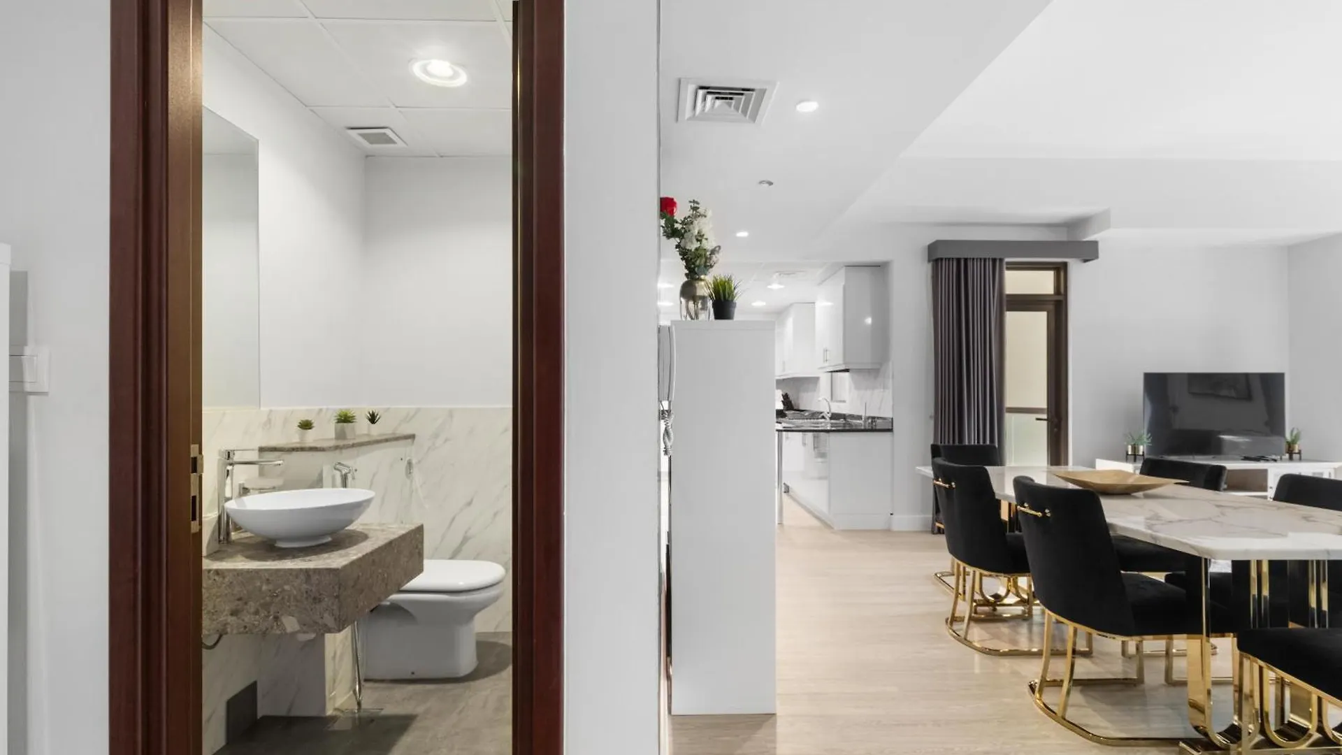 Modern Design 1 Bedroom Apartment, Pool Access Dubai
