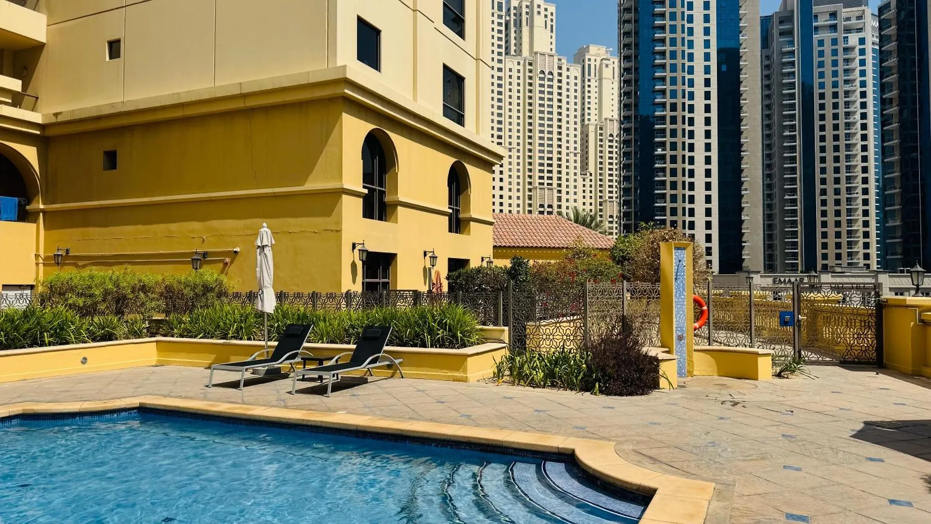 Modern Design 1 Bedroom Apartment, Pool Access Dubai