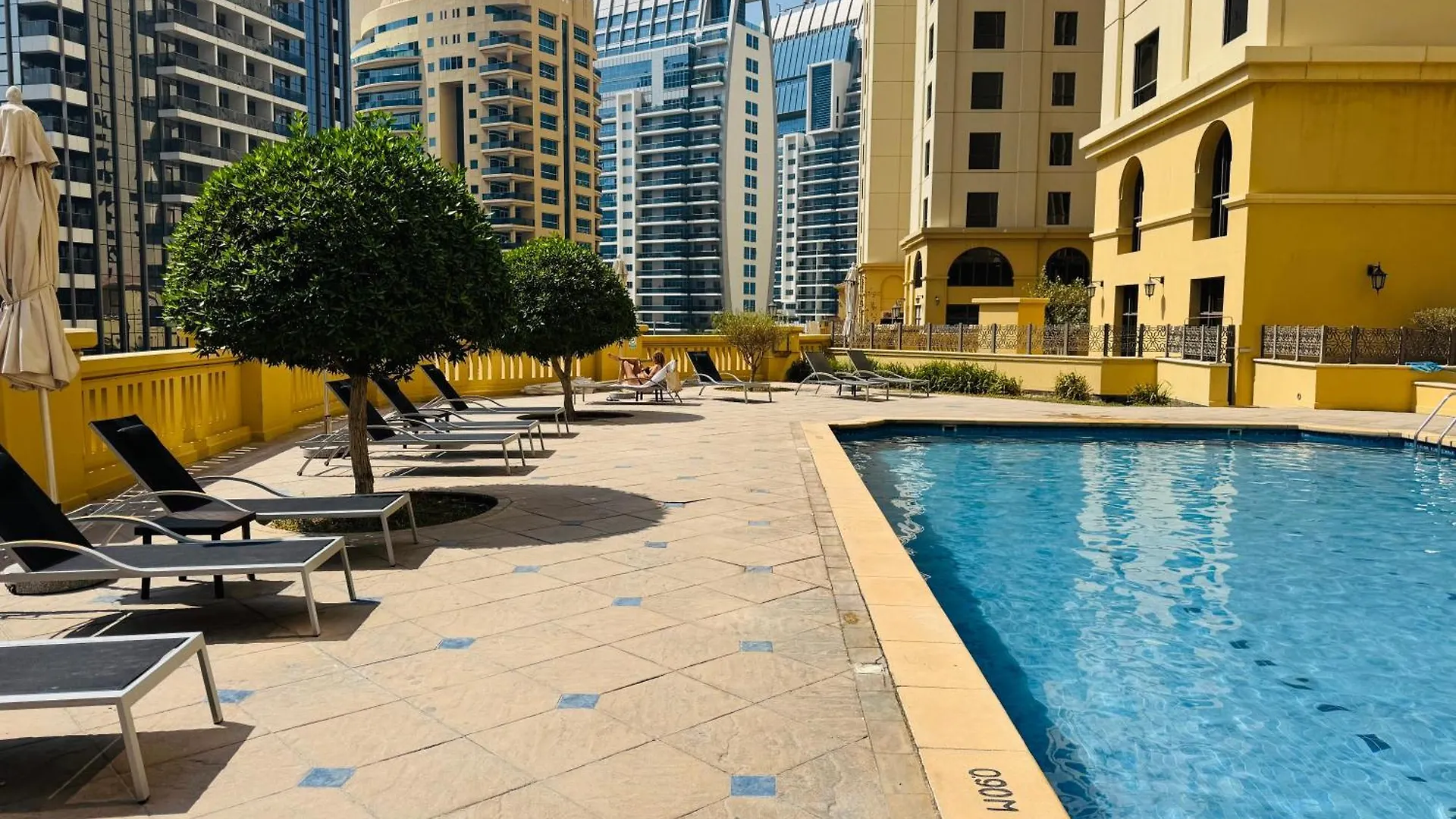 Apartment Modern Design 1 Bedroom Apartment, Pool Access Dubai